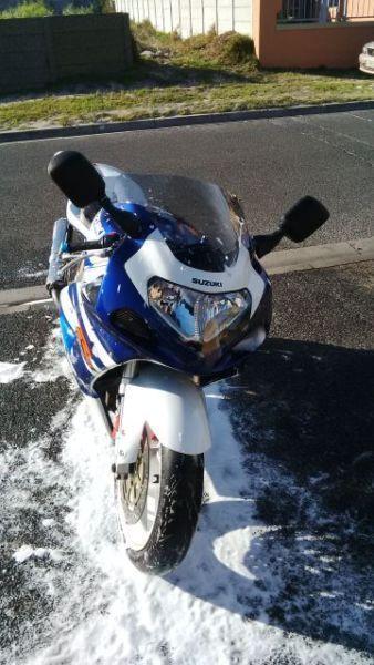 Suzuki GSX-R 750 K2...Immaculate Condition!!!!