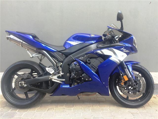 06 YAMAHA R1