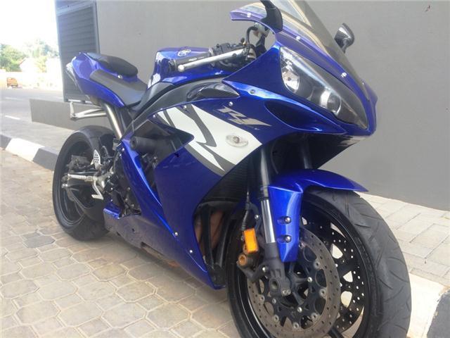 06 YAMAHA R1