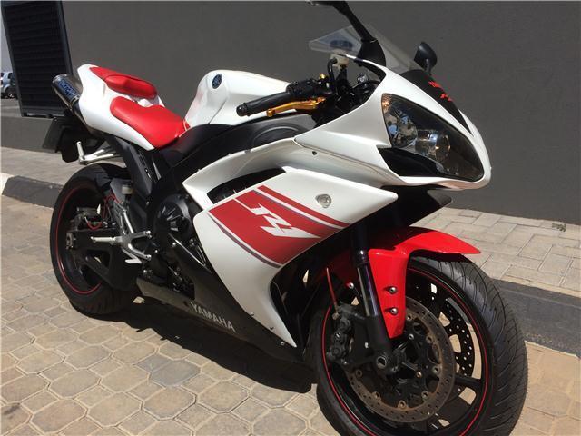 08 YAMAHA R1