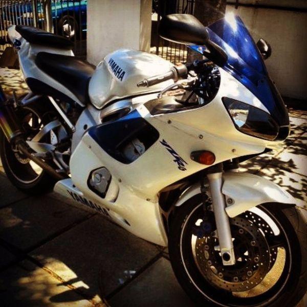2000 Yamaha YZF-R6