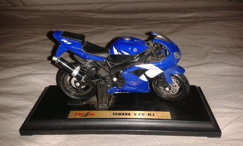 Model bike yamaha yzf-r1