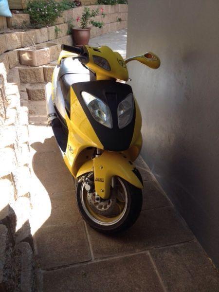 Jonway 125cc scooter with very low km
