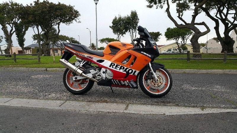 1999 Honda CBR