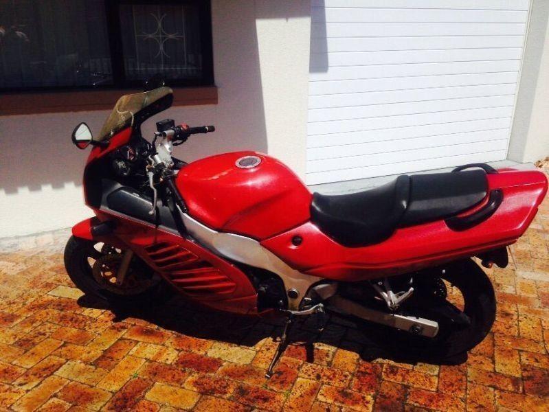 Rare 1995 Suzuki RF400RR Baby Superbike - REDUCED PRICE // URGENT SALE!!! BEST LOOKING 400cc ON SALE
