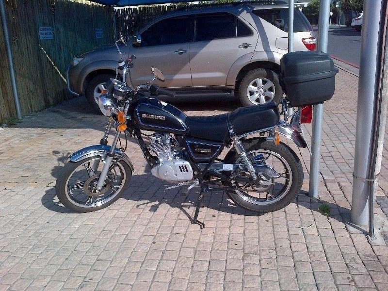 2011 Suzuki gn 125 h with low low ks new license and roadworthy, no extras bottom price