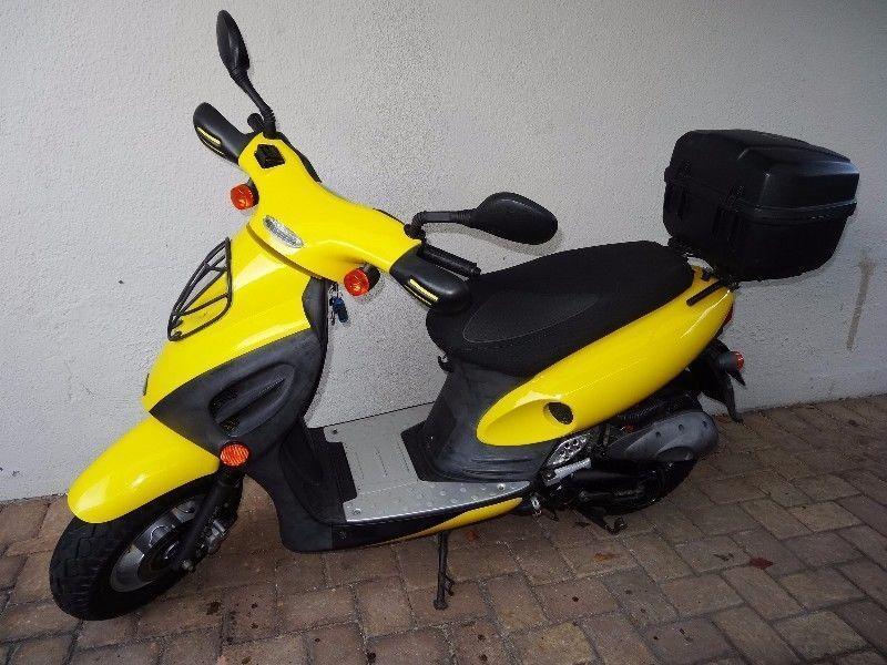2004 Kymco TopBoy 100 cc scooter in immaculate condition