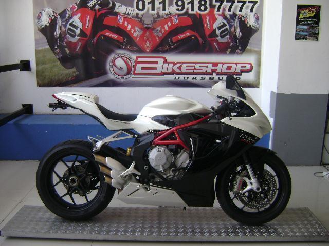 MV Agusta F3 800 with 6000km for sale, Almost new!
