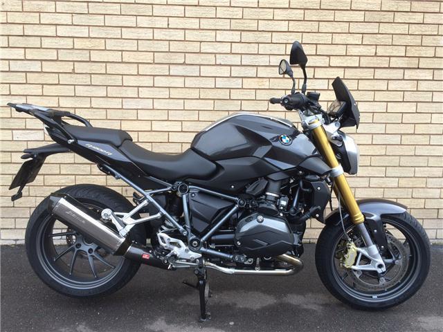 2015 BMW R1200R LOADED WITH EXTRAS!!!!