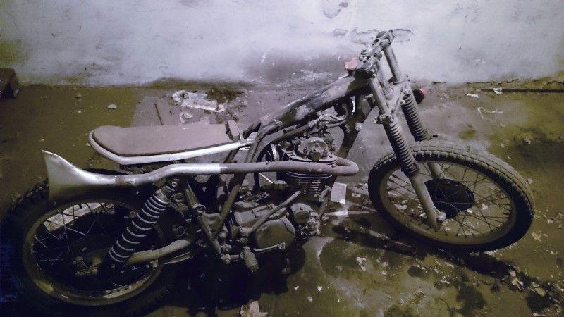 Yamaha XT 500 rolling chassis - Cafe Racer - Scrambler