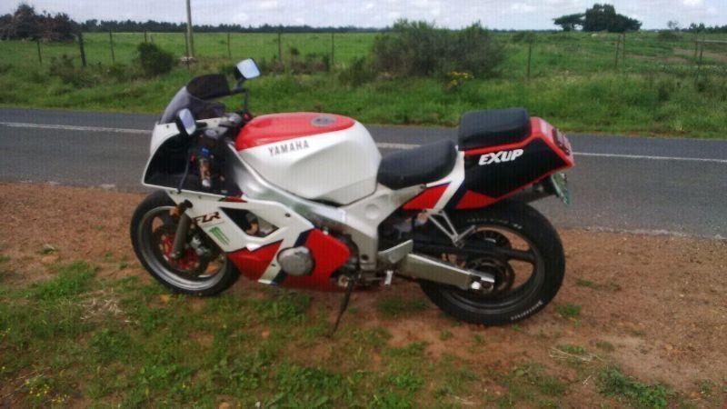 Fzr 400 exup 082 331 98 33call this number