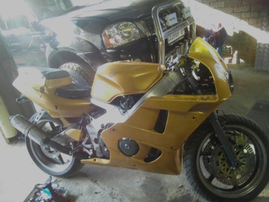 Honda 400RR
