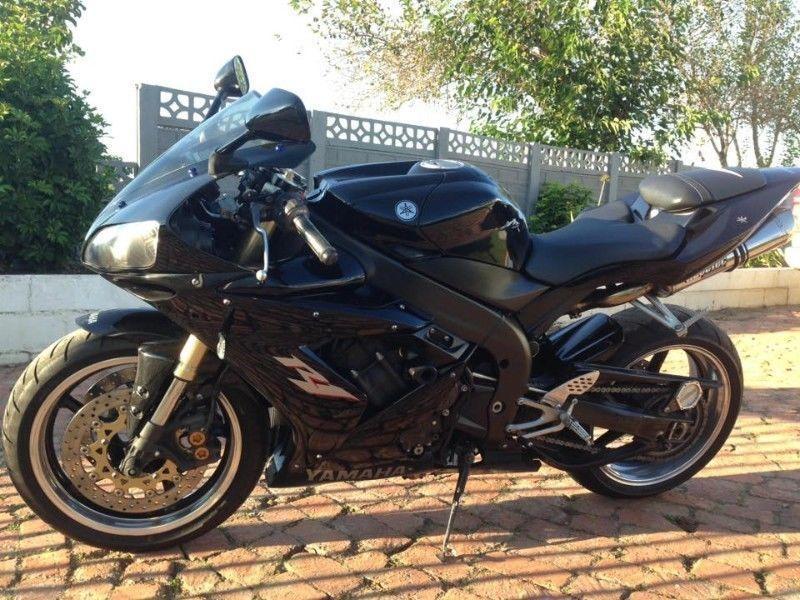 2004 Yamaha YZF R1 in Excellent Condition