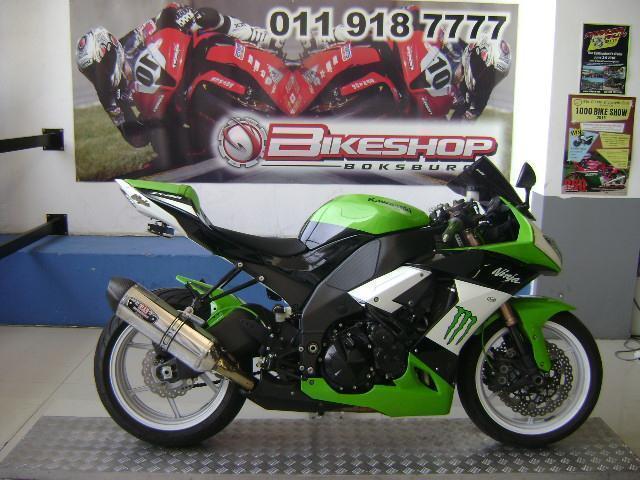 Kawasaki ZX10R with 23918km available now!