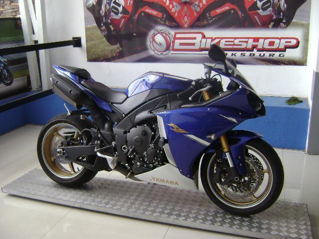 Yamaha YZF-R1 with 9573km available now!