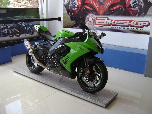 Kawasaki ZX10R with 38744km available now!