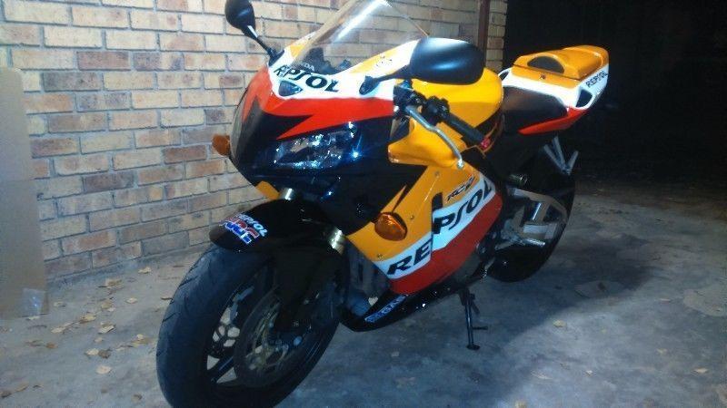 2006 Honda CBR 600 RR with extremely low km's