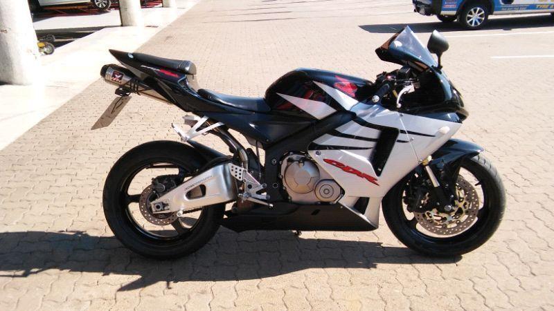 2006 CBR 600RR IMMACULATE CONDITION LOW KILOS