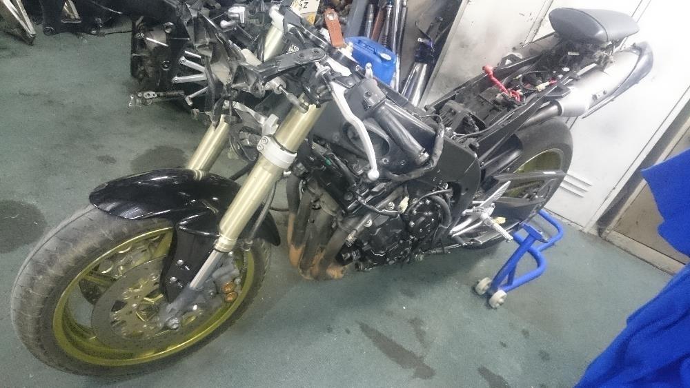05 YAMAHA R1 complete bike stripping for spares