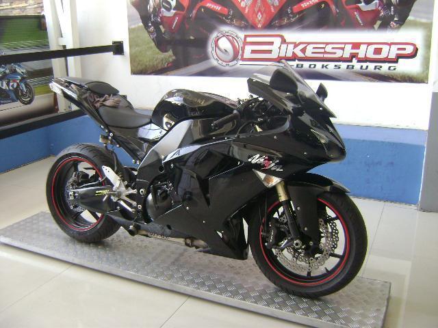 Kawasaki ZX10R with 28305km available now!