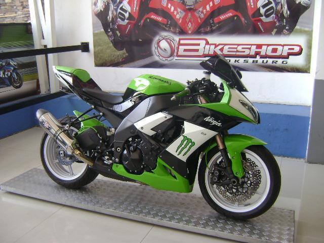 Kawasaki ZX10R with 23918km available now!