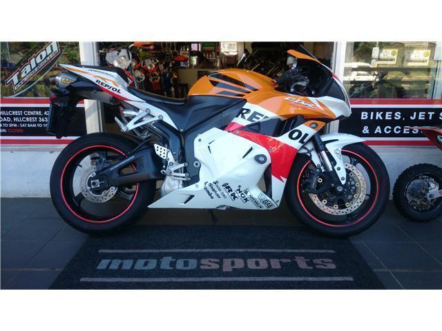 2010 Honda CBR 600RR superbike, cbr600, cbr600rr, cbr