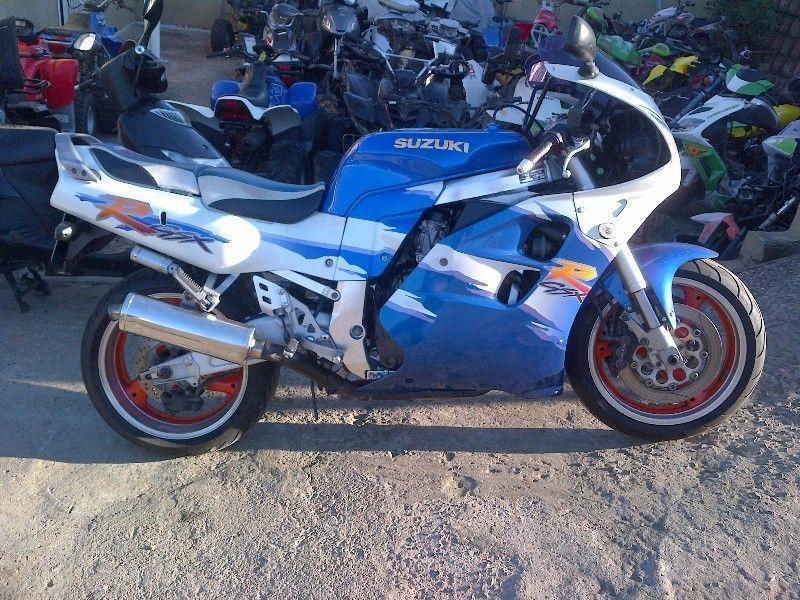 HEAD TURNER: Suzuki GSX-R 1100cc R27 900 @CLIVES BIKES