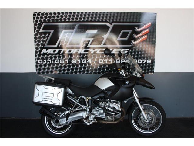 2006 BMW , with 39000km available now!