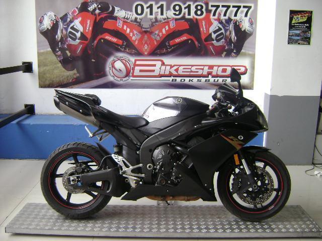 Yamaha YZF-R1 with 43003km available now!