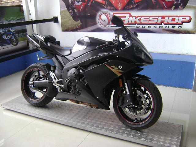 Yamaha YZF-R1 with 43003km available now!