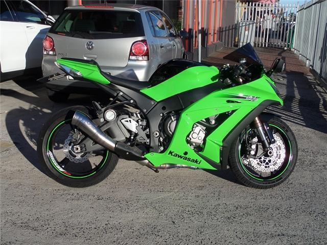 2011 ZX10R, with 12000km available now!