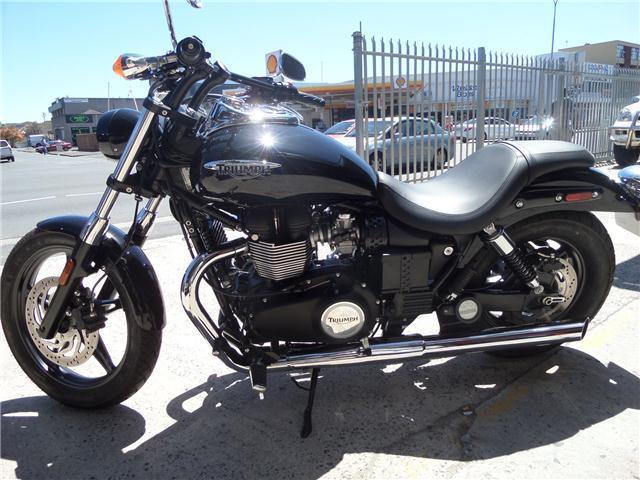 2015 TRIUMPH , with 300km available now!