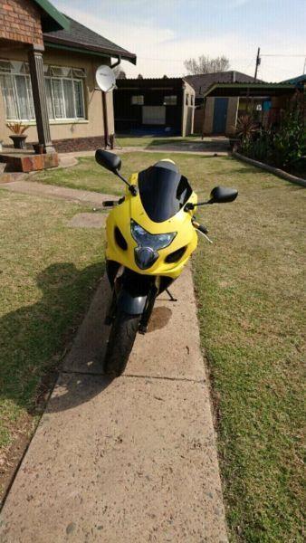 Suzuki GSXR 750 K5