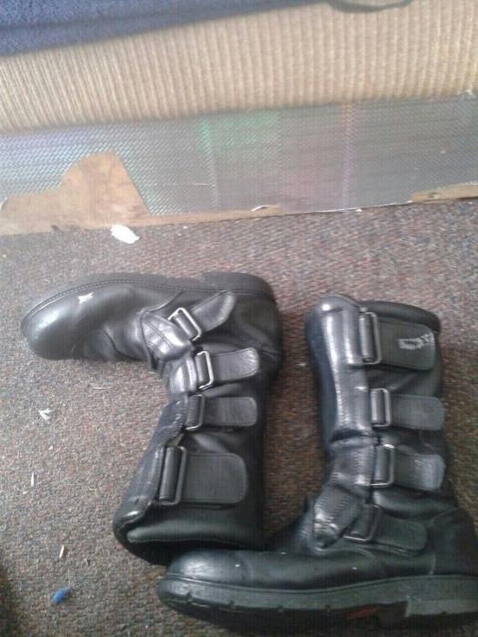 Size 9 motorcycle boots protective jacket offers welcome
