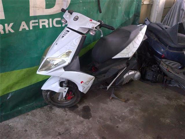 SCOOTERS: BENNELI 125CC R3900 @CLIVES BIKES