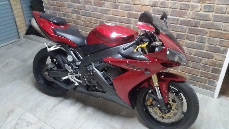 2005 Yamaha YZF-R1 for sale!!