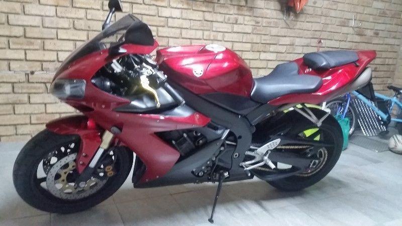 2005 Yamaha YZF-R1 for sale!!