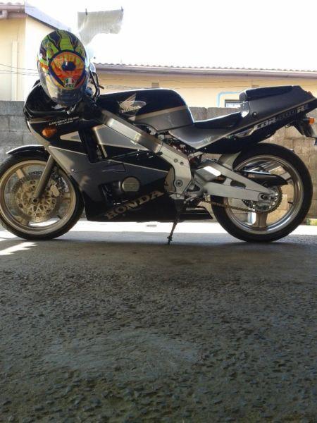 Honda cbr 400