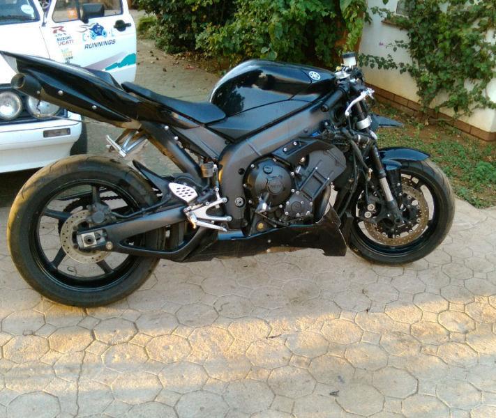 2005 Yamaha YZF-R1 cosmetic damage