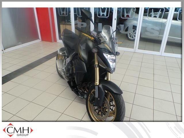 2013 Honda CB1000R , with 4500km available now!