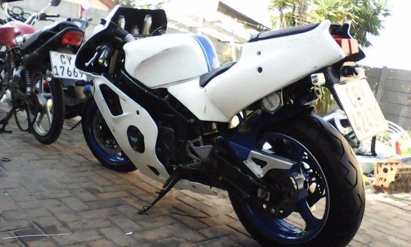 **1997 Kawasaki ZXR 400**