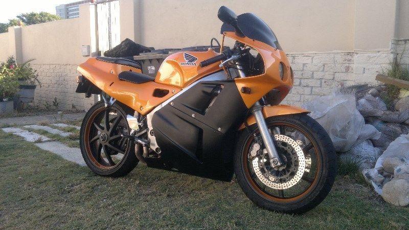 1992 Honda VFR 400 - price Neg