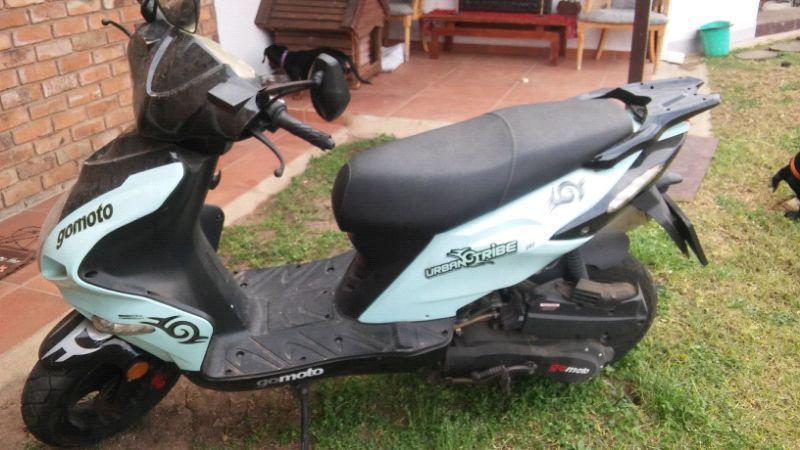 Gomoto Scooter