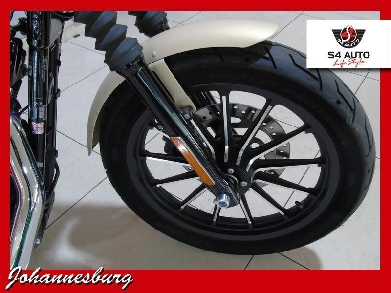 2014 Harley Davidson 883 Sportster Iron