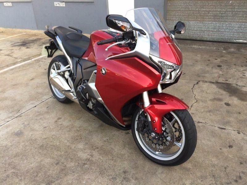 Honda VFR 1200F Auto in mint condition, only 9,500km