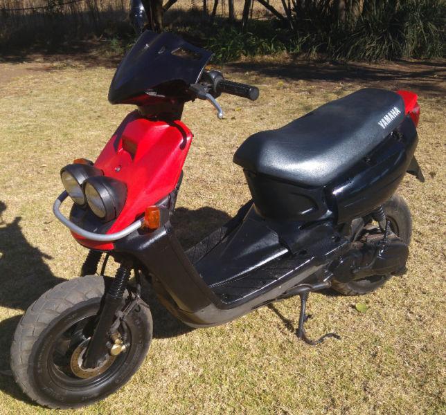 2002 Yamaha BWZ 100cc scooter. Code 3 In very good running condition. Used daily. NO PAPERS