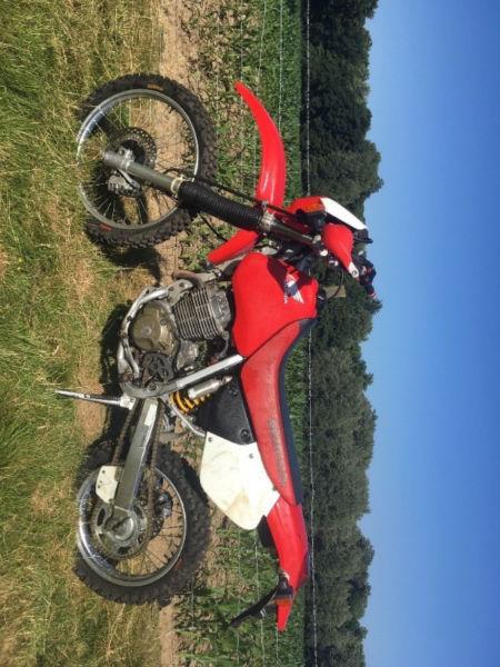 2003 Honda XR 400 r with papers and license urgent