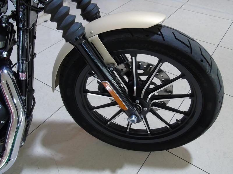 2014 Harley Davidson 883 Sportster Iron