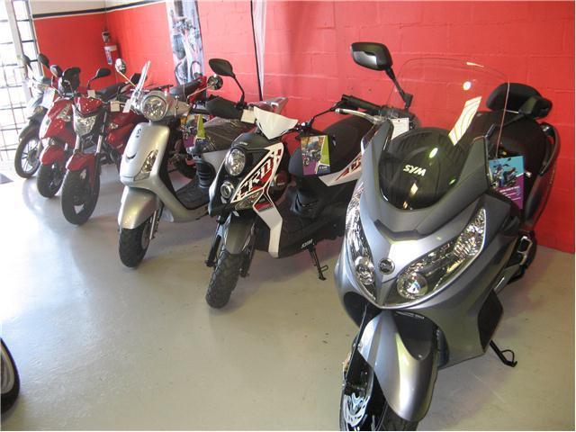 SYM SCOOTERS RANGE AT MOTOJUNCTION !! - 125cc to 600cc !! ON ROAD FEE SPECIAL ONLY R900!!