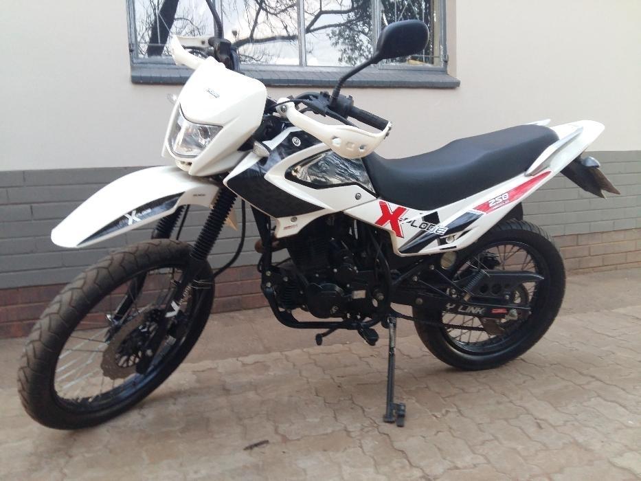 Bashan Explode 250cc motor bike for sale R10000